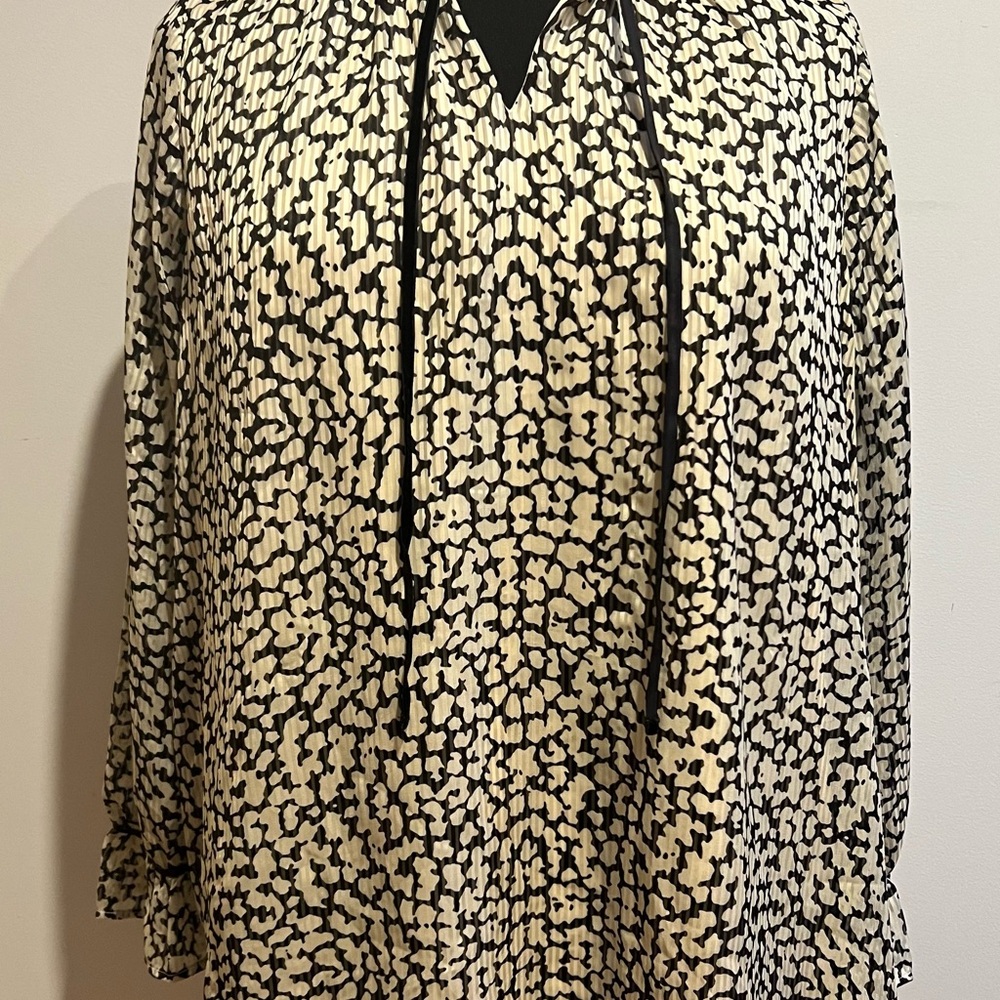 Lane Bryant Womens Animal Print Long Sleeve Blouse Size 18/20 2x Black Cream